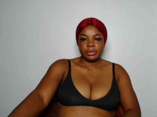 LadyNoire webcam