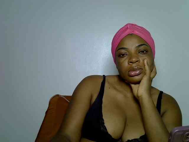 LadyNoire webcam