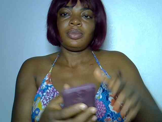 LadyNoire webcam