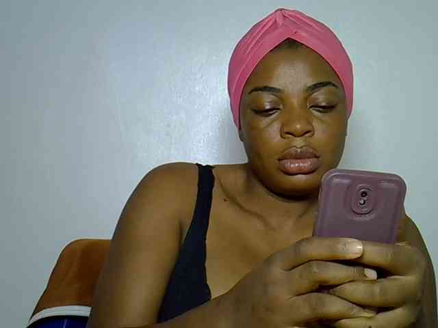 LadyNoire webcam