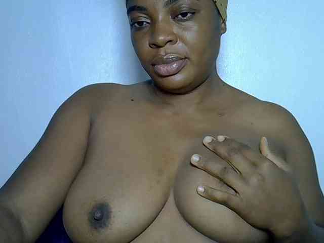 LadyNoire webcam