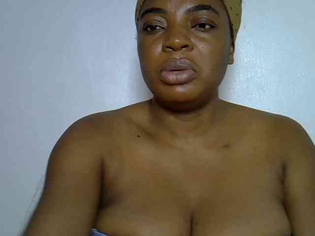 LadyNoire webcam