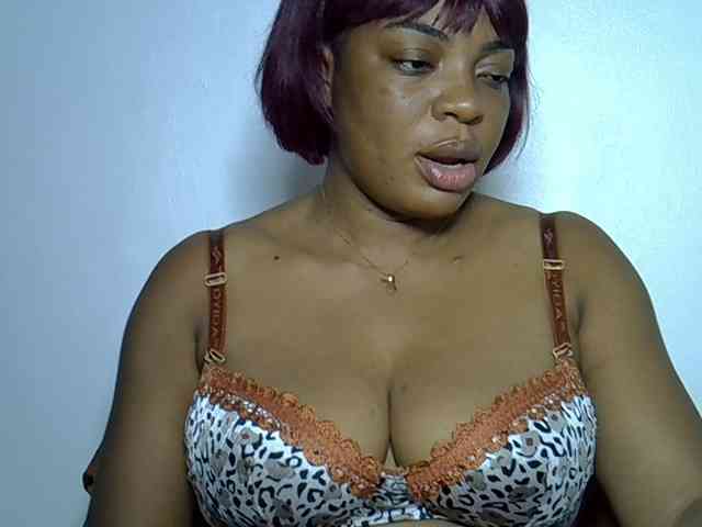 LadyNoire webcam