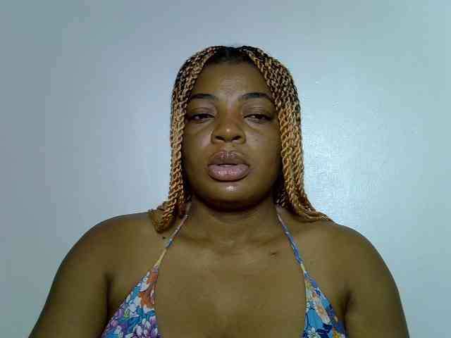 LadyNoire webcam