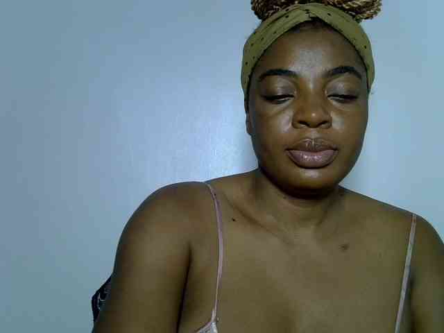 LadyNoire webcam