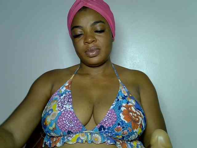 LadyNoire webcam