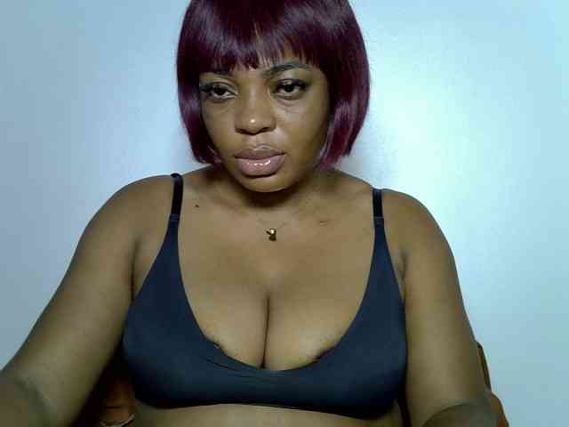 LadyNoire webcam