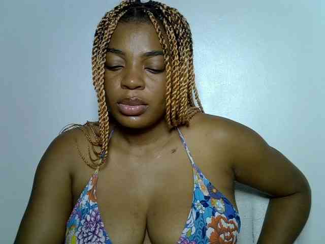 LadyNoire webcam