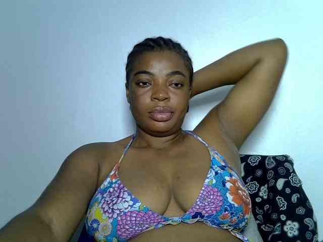 LadyNoire webcam