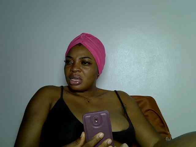 LadyNoire webcam