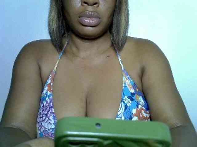 LadyNoire webcam