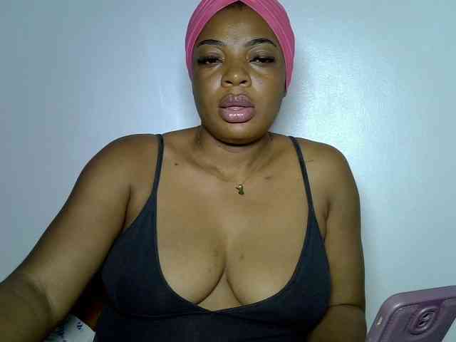 LadyNoire webcam