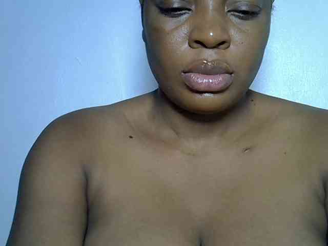 LadyNoire webcam