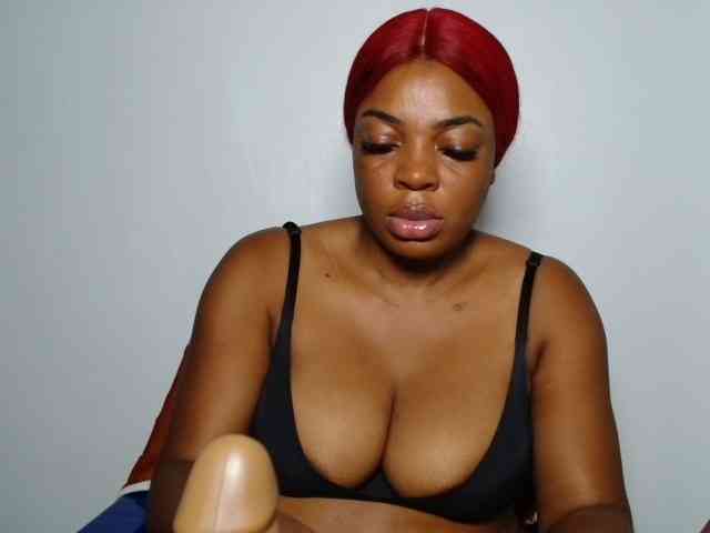 LadyNoire webcam