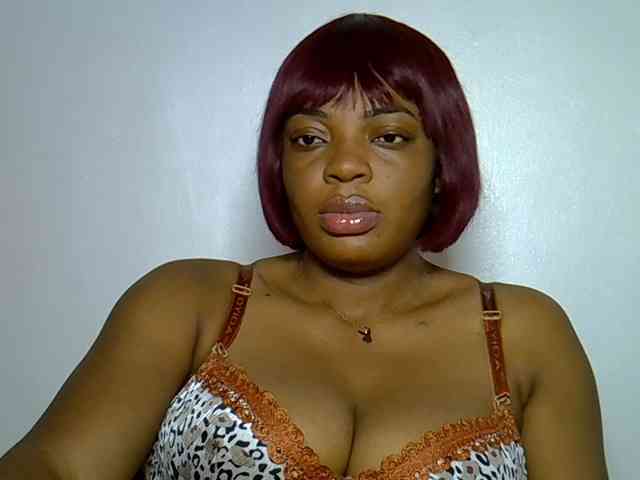 LadyNoire webcam