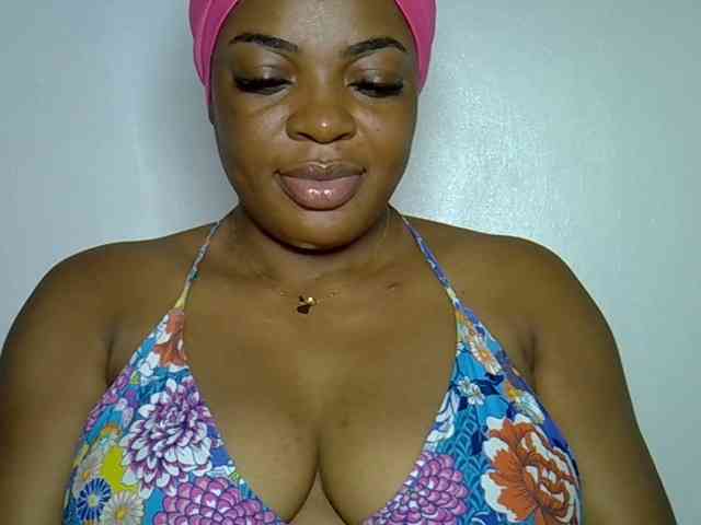 LadyNoire webcam