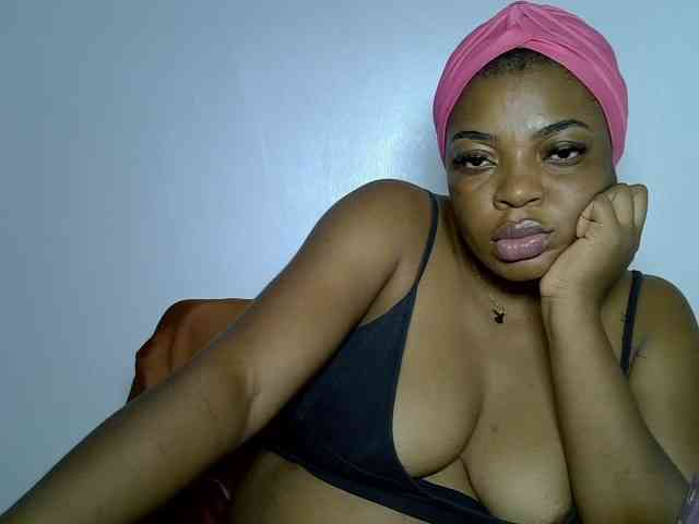 LadyNoire webcam