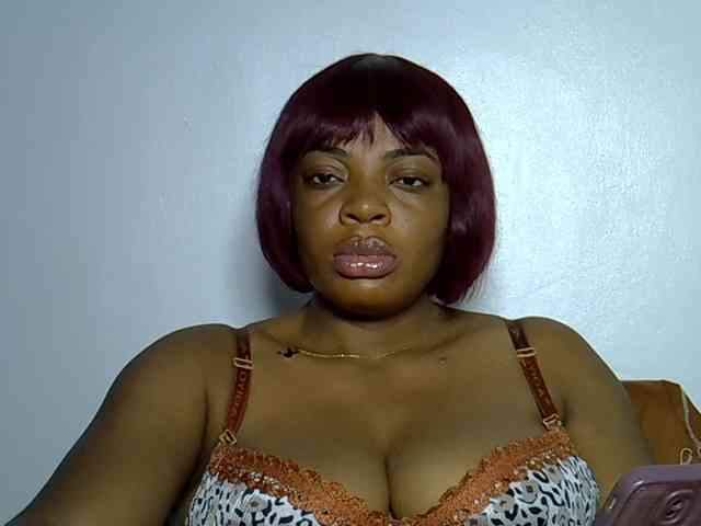 LadyNoire webcam