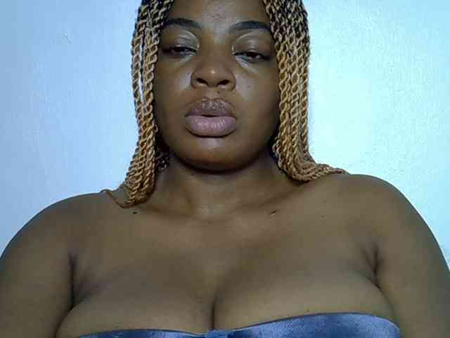 LadyNoire webcam