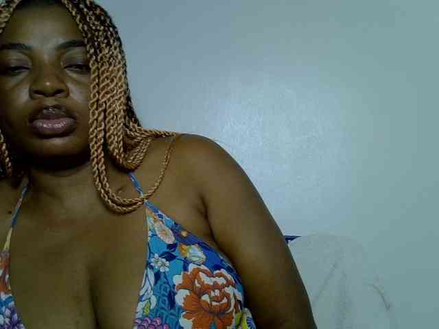 LadyNoire webcam