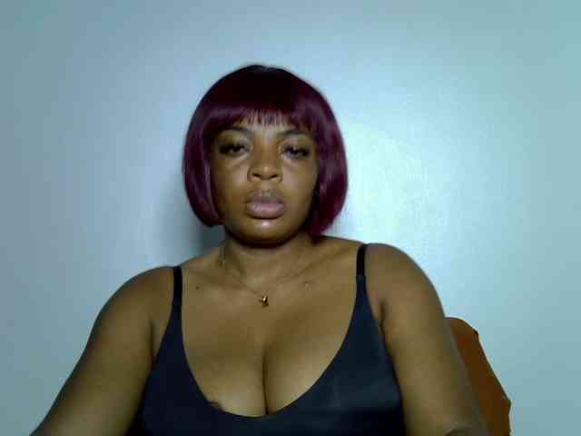 LadyNoire webcam