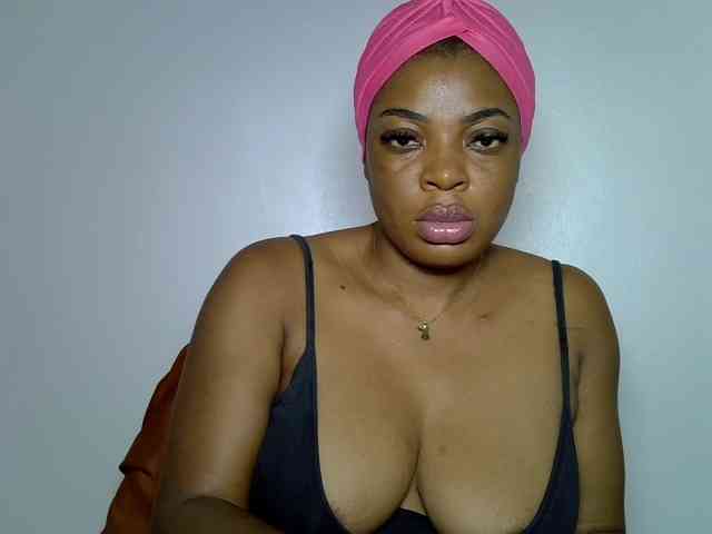 LadyNoire webcam