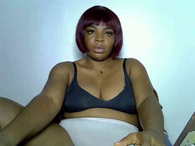 LadyNoire webcam