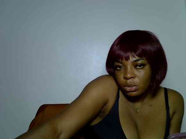 LadyNoire webcam