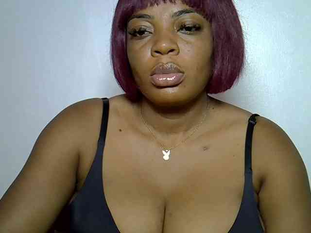 LadyNoire webcam