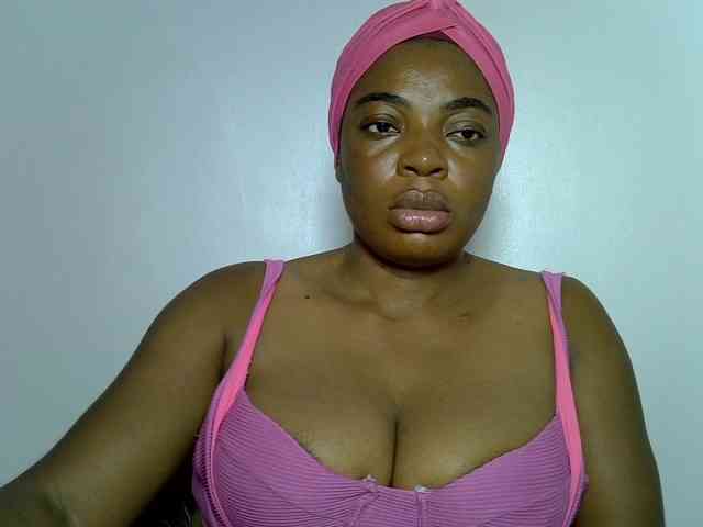 LadyNoire webcam