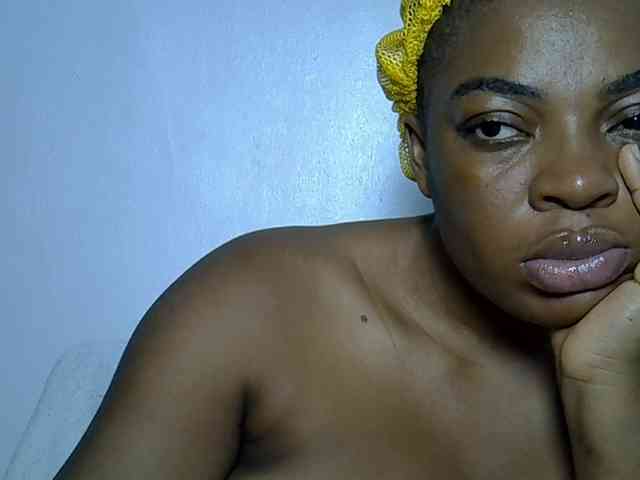 LadyNoire webcam