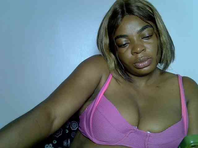 LadyNoire webcam
