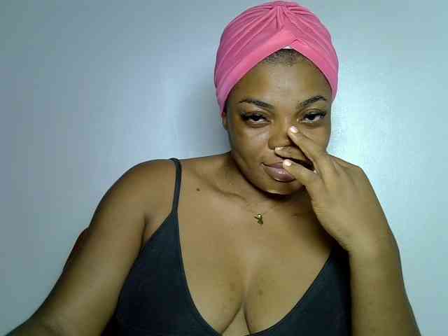 LadyNoire webcam