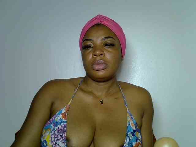 LadyNoire webcam