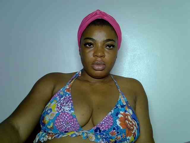 LadyNoire webcam