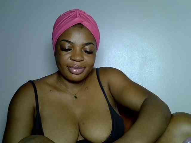 LadyNoire webcam
