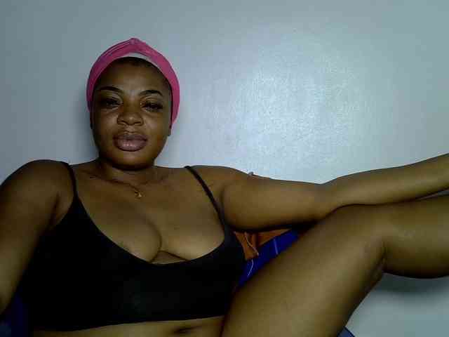 LadyNoire webcam