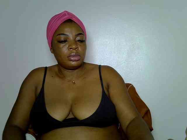 LadyNoire webcam