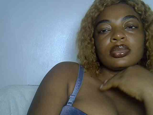 alpha_dom_goddess's live room