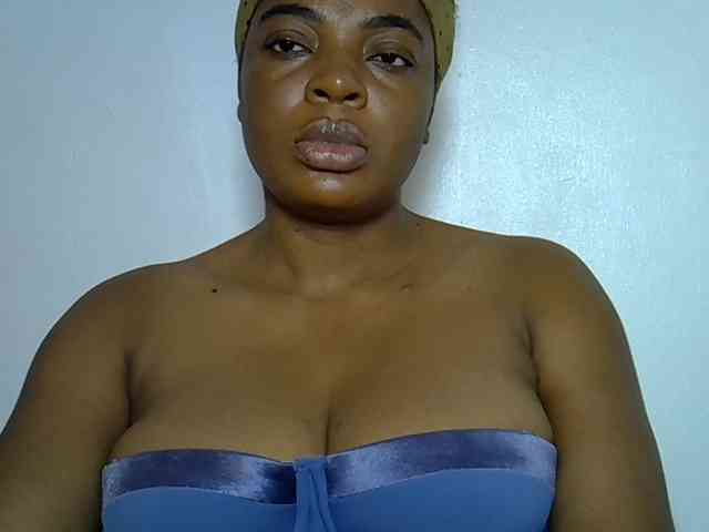 LadyNoire webcam