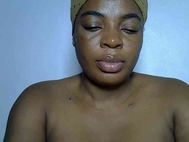 LadyNoire webcam