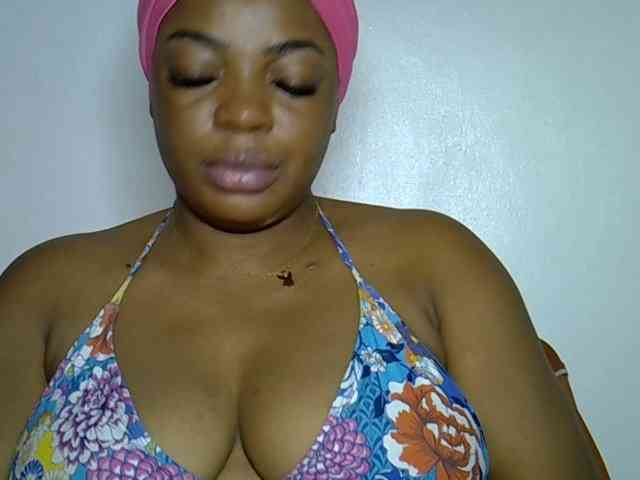 LadyNoire webcam