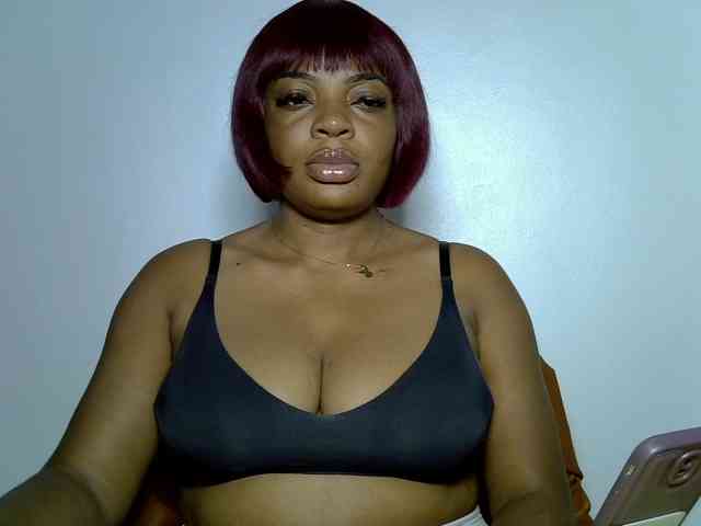 LadyNoire webcam