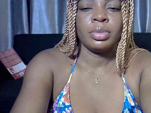 LadyNoire webcam