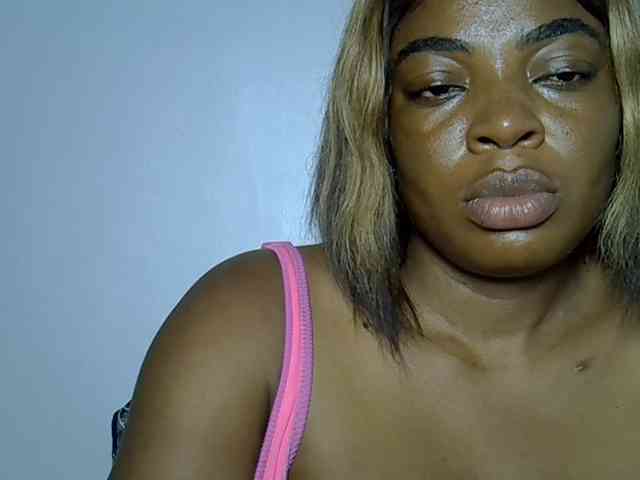 LadyNoire webcam