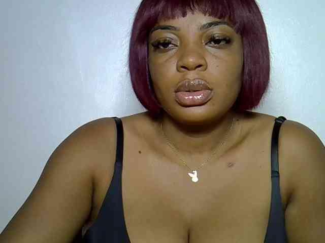 LadyNoire webcam