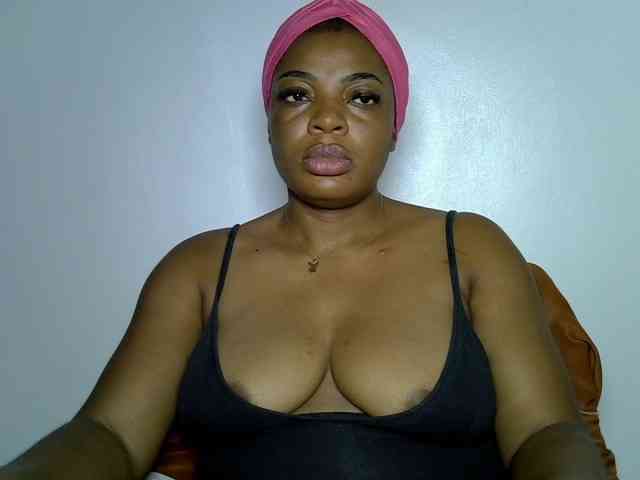 LadyNoire webcam