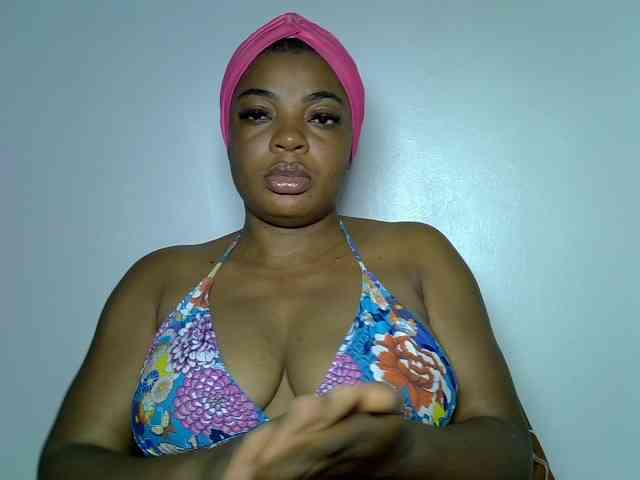 LadyNoire webcam