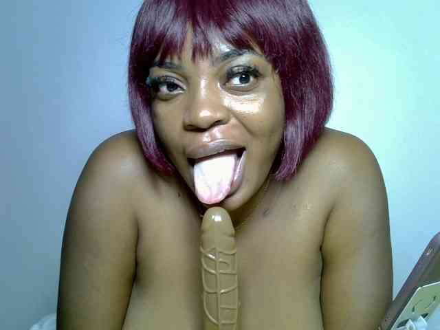 LadyNoire webcam