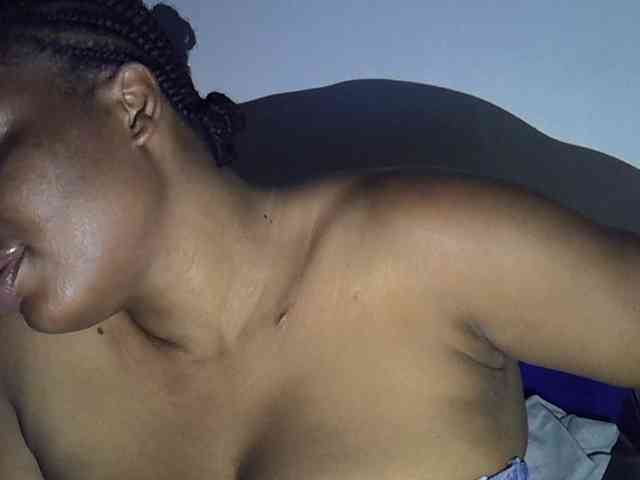 LadyNoire webcam